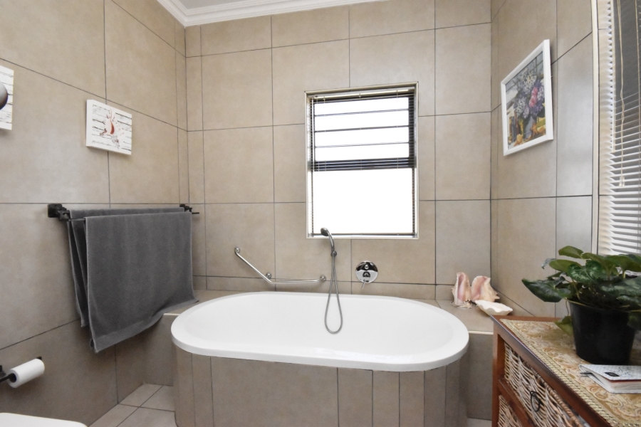 2 Bedroom Property for Sale in Waterberry Estate North West